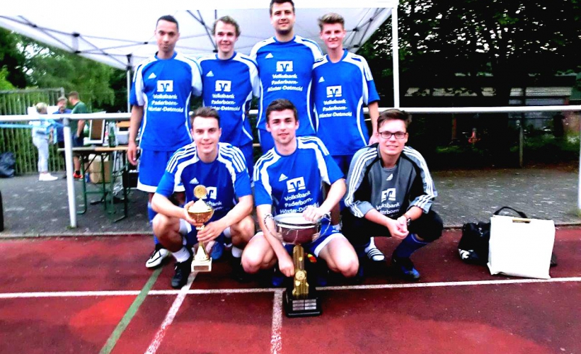 Die Volksbank Paderborn-Höxter-Detmold eG gewinnt den 8. Toleranz-Cup in Detmold Die Volksbank Paderborn-Höxter-Detmold eG gewinnt den 8. Toleranz-Cup in Detmold